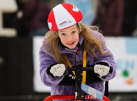 Gratis schaatsclinics voor kinderen met fysieke beperking op ijsbaan Kardinge