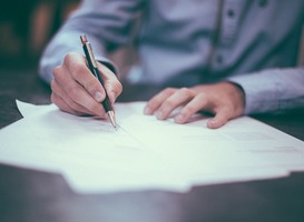 Schoolbesturen en gemeente Oosterhout zetten handtekening onder overeenkomst