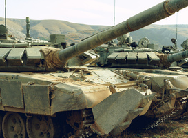 Normal_russian-battle-tanks-at-tankodrome-in-mountains-2022-02-04-01-01-03-utc