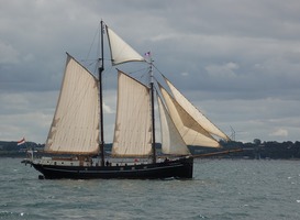 Zeilschip uit Harlingen, waarop scholiere omkwam, mocht niet uitvaren Zeilschip uit Harlingen, waarop scholiere omkwam, mocht niet uitvaren