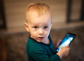 'Mediagebruik bij jonge kinderen afwisselen met beweging is echt nodig' 'Mediagebruik bij jonge kinderen afwisselen met beweging is echt nodig'