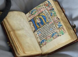 UB Leiden ontvangt twee middeleeuwse gebedenboeken 