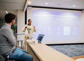 High Tech Campus Eindhoven gaat samenwerken met Amazon Web Services High Tech Campus Eindhoven gaat samenwerken met Amazon Web Services
