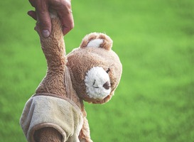 'Door mannentekort in kinderopvang stoeien kinderen te weinig' 'Door mannentekort in kinderopvang stoeien kinderen te weinig'