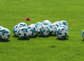 Voetballer FC Groningen mist wedstrijd tegen Ajax vanwege eindexamen Voetballer FC Groningen mist wedstrijd tegen Ajax vanwege eindexamen