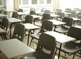 Saxion moet bezuinigen vanwege dalende studentaantallen Saxion moet bezuinigen vanwege dalende studentaantallen