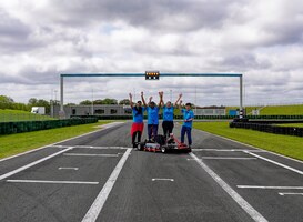 Zes studententeams doen mee aan finale Self Driving Challenge Zes studententeams doen mee aan finale Self Driving Challenge