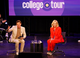 Sigrid Kaag in College Tour: dochters zijn bang voor aanslag op hun moeder Sigrid Kaag in College Tour: dochters zijn bang voor aanslag op hun moeder