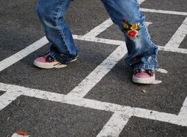 Kinderen moeten bij warm weer kunnen buitenspelen op hun schoolplein 