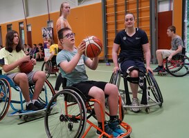 Reggeborgh begeleidt (S)Cool on Wheels clinics voor speciaal onderwijs 