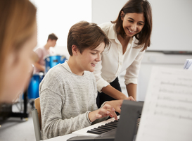 Muzikanten staan voor de klas vanwege het oplopende lerarentekort 