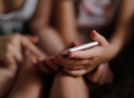Normal_children-girls-with-a-smartphone-children-scare-a-2022-11-11-06-47-17-utc__1_