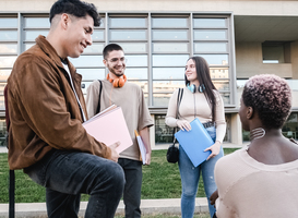Gedupeerde studenten Alfa-college mogen examen pas na zomervakantie maken Gedupeerde studenten Alfa-college mogen examen pas na zomervakantie maken