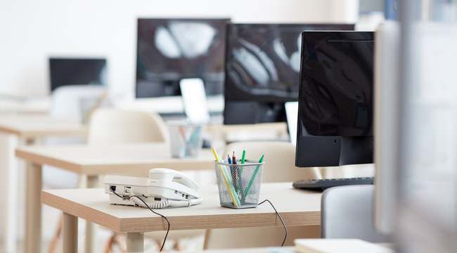 Carousel_office-desks-in-row-2021-09-24-03-54-36-utc