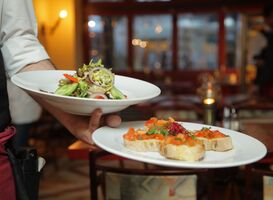 SVO vakopleiding food en de Horeca Academie gaan samen verder SVO vakopleiding food en de Horeca Academie gaan samen verder
