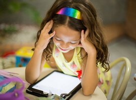 Oogfonds lanceert educatieve podcast over bijziendheid bij kinderen Oogfonds lanceert educatieve podcast over bijziendheid bij kinderen
