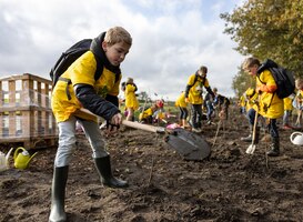 Groene leefomgeving kinderen staat centraal tijdens Boomfeestdag Groene leefomgeving kinderen staat centraal tijdens Boomfeestdag
