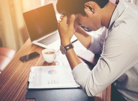 'Hoge werkdruk voor startende leraren door ontwikkelen eigen lesmateriaal' 'Hoge werkdruk voor startende leraren door ontwikkelen eigen lesmateriaal'
