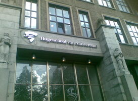 Hogeschool van Amsterdam door 