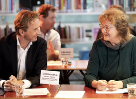 Schrijfster Lydia Rood winnaar van het Groot Dictee der Nederlandse Taal