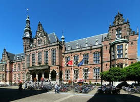 Student RUG bouwt Academiegebouw van 70.000 blokjes Lego Student RUG bouwt Academiegebouw van 70.000 blokjes Lego