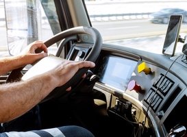 Studenten Chauffeur wegvervoer ROC Rivor leren remweg vrachtwagen kennen