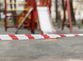 Man aangehouden die zijn geslachtsdeel op schoolplein liet zien 