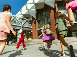 Tilburg University nodigt leerlingen uit voor een college op de Kinderuniversiteit Tilburg University nodigt leerlingen uit voor een college op de Kinderuniversiteit