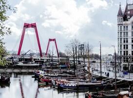 Rotterdam wil eigen canon introduceren op scholen in de stad Rotterdam wil eigen canon introduceren op scholen in de stad