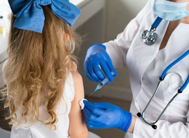 'Kinderopvang zou ongevaccineerde kinderen moeten kunnen weigeren' 'Kinderopvang zou ongevaccineerde kinderen moeten kunnen weigeren'