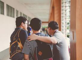 Docenten gezocht voor nieuwkomersklassen in Amsterdam Docenten gezocht voor nieuwkomersklassen in Amsterdam