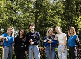 Studenten ROC Amsterdam ontwerpen zelf een groen schoolterrein 