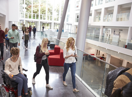 Studenten Hogeschool Utrecht ervaren al jarenlang discriminatie Studenten Hogeschool Utrecht ervaren al jarenlang discriminatie