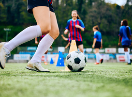 Normal_close-up-of-female-player-exercising-with-ball-on-2023-11-27-05-18-24-utc