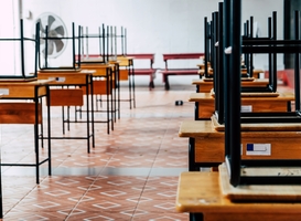 Laatste schooldag in Stadskanaal is 'een grote smeerboel' Laatste schooldag in Stadskanaal is 'een grote smeerboel'