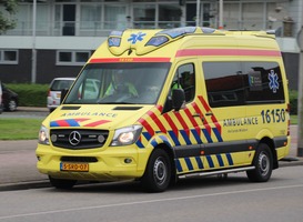 Persoon springt van dak studentenvereniging Vindicat in Groningen Persoon springt van dak studentenvereniging Vindicat in Groningen