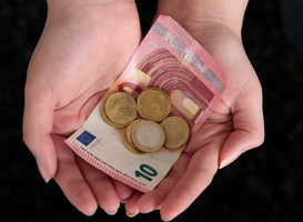 Onderhandelingsresultaat cao universiteiten met 4,7 procent loonstijging Onderhandelingsresultaat cao universiteiten met 4,7 procent loonstijging
