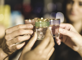 Studentenvereniging gestraft door Fontys vanwege overtreden alcoholregels Studentenvereniging gestraft door Fontys vanwege overtreden alcoholregels