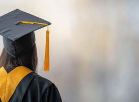 Niet-hoogleraar mag tijdens promoties Radboud Universiteit toga dragen Niet-hoogleraar mag tijdens promoties Radboud Universiteit toga dragen