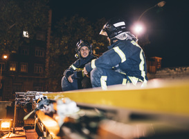 Student uit Leiden te water in Witte Singel, maar wil vervolgens te voet naar huis Student uit Leiden te water in Witte Singel, maar wil vervolgens te voet naar huis
