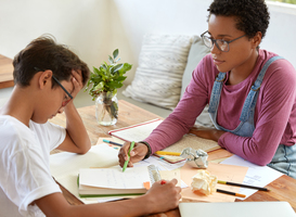 Ouders van kinderen met vrijstelling hoeven geen thuisonderwijs te geven Ouders van kinderen met vrijstelling hoeven geen thuisonderwijs te geven