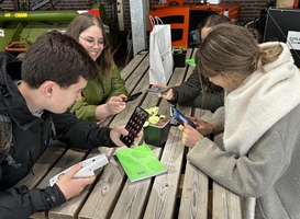 Wetenschappers Wageningen delen met scholieren hun fascinatie voor planten Wetenschappers Wageningen delen met scholieren hun fascinatie voor planten