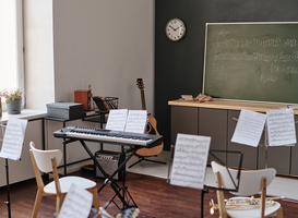 Muziekschool of niet? Docenten vertrekken uit te duur pand aan Domplein Muziekschool of niet? Docenten vertrekken uit te duur pand aan Domplein