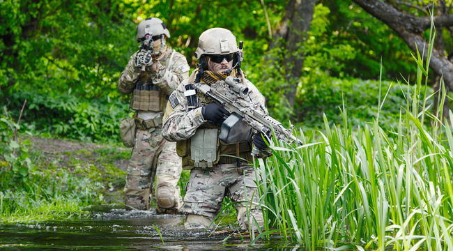 Carousel_green-berets-soldiers-in-action-2025-02-12-00-54-30-utc
