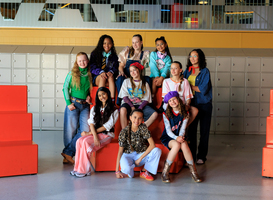 Tienerpopgroep NXT lanceert nieuwe single samen met Kinderpostzegels Tienerpopgroep NXT lanceert nieuwe single samen met Kinderpostzegels