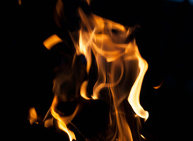 Klas tijdens schoolkamp opgeschrikt door grote brand op kampeerterrein Klas tijdens schoolkamp opgeschrikt door grote brand op kampeerterrein