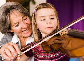 Kinderen mogen na muzieklessen in de klas nu in een echte concertzaal staan Kinderen mogen na muzieklessen in de klas nu in een echte concertzaal staan