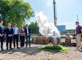 Tijdscapsule markeert start bouw Physics op TU Delft Campus Tijdscapsule markeert start bouw Physics op TU Delft Campus