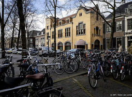 Vier studenten van Utrechts corps vervolgd na verspreiding bangalijst Vier studenten van Utrechts corps vervolgd na verspreiding bangalijst