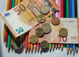Gemeente Waddinxveen helpt ouders met schoolkosten Gemeente Waddinxveen helpt ouders met schoolkosten